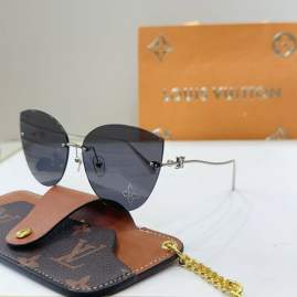 Picture of Louis Vuitton Sunglasses _SKUfw75015604fw